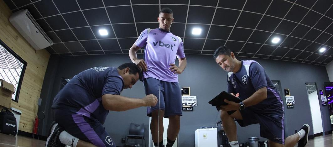 Al joven mediocamposta lo antecedieron Vladimir Hernández, Yimmi Chará, Víctor Cantillo, César Haydar y Gabriel Fuentes.  