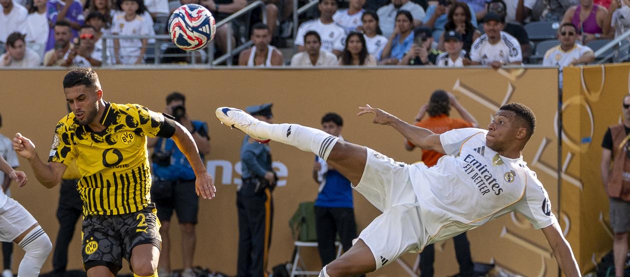 Kylian Mbappé, con esta tijera, marcó el tercer gol del Real Madrid.