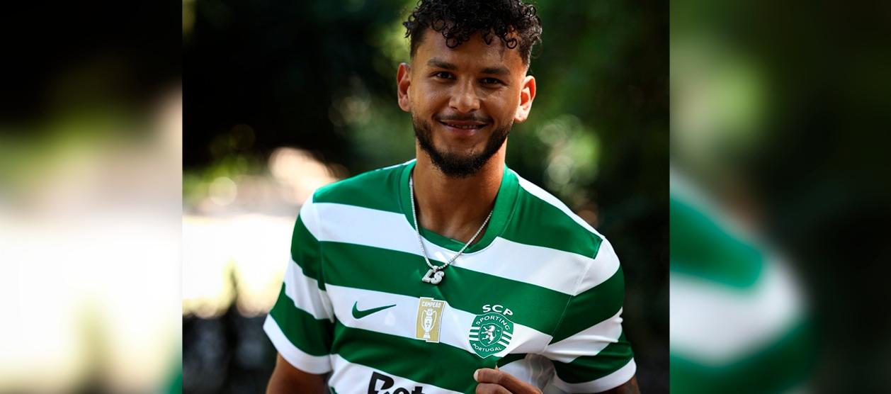 El samario Luis Javier Suárez con la camiseta de su nuevo club, Sporting de Lisboa.