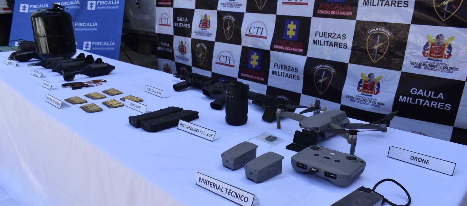 Material de guerra incautado.