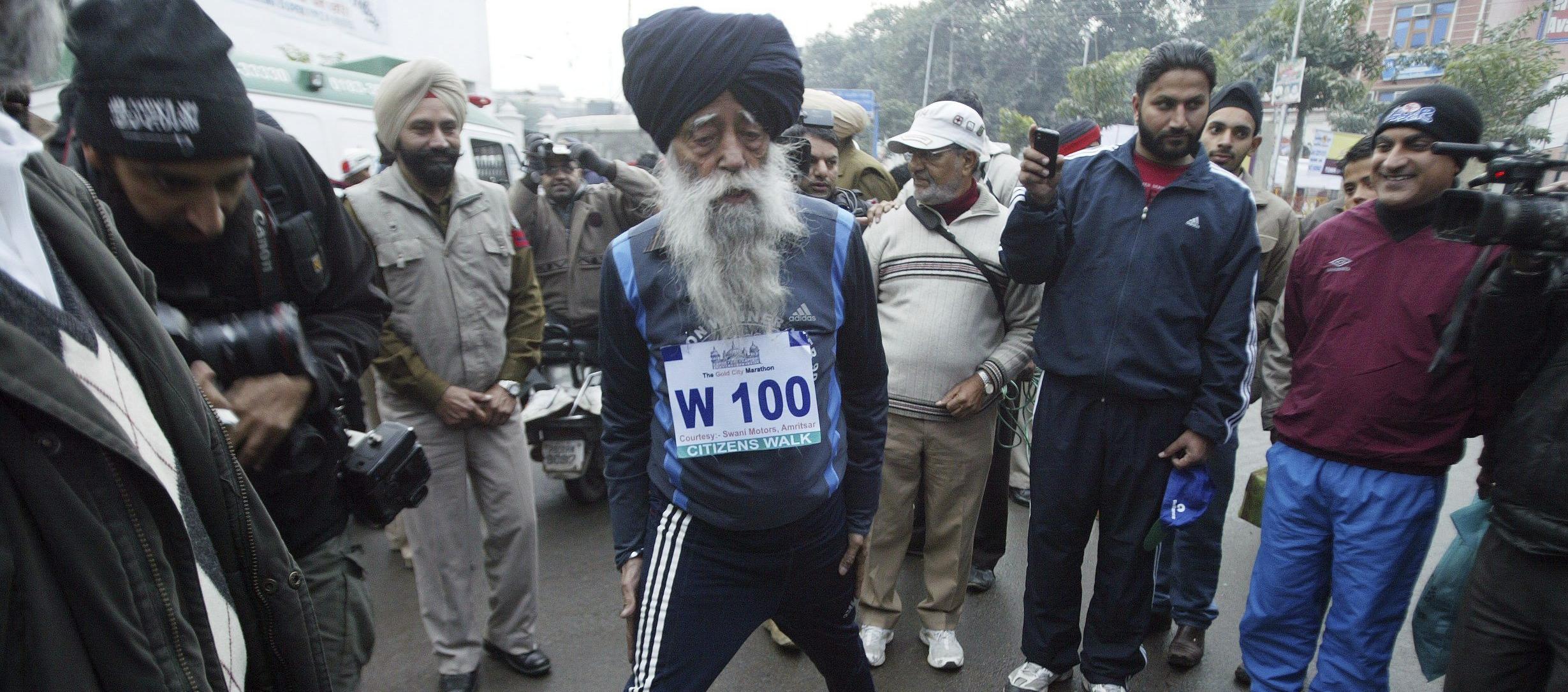 El corredor de maratones Fauja Singh, fallecido este martes.