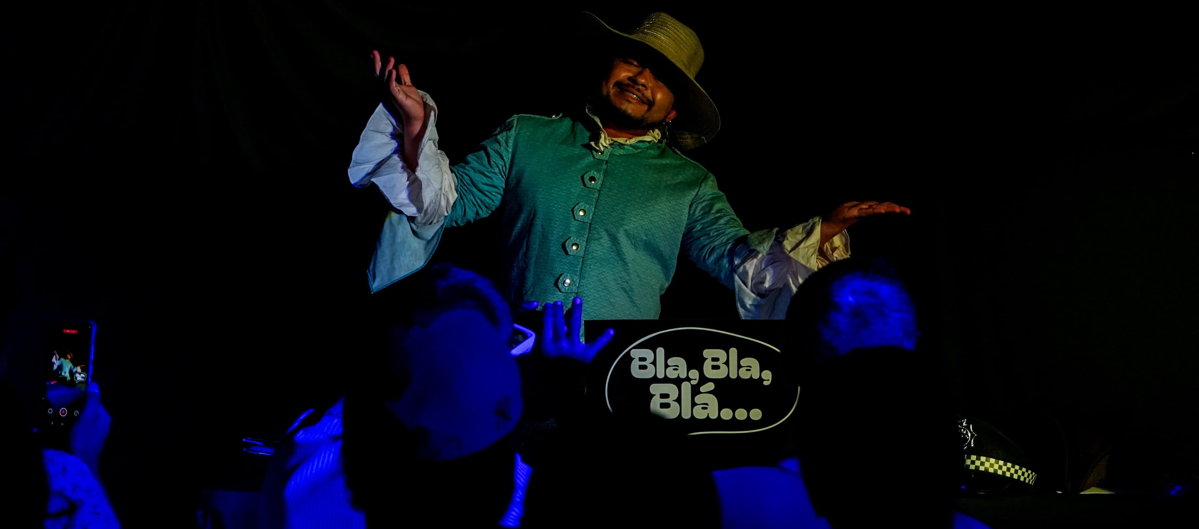 Eduardo Lora Cueto, organizador del festival y director de 'Baúl Polisémico'