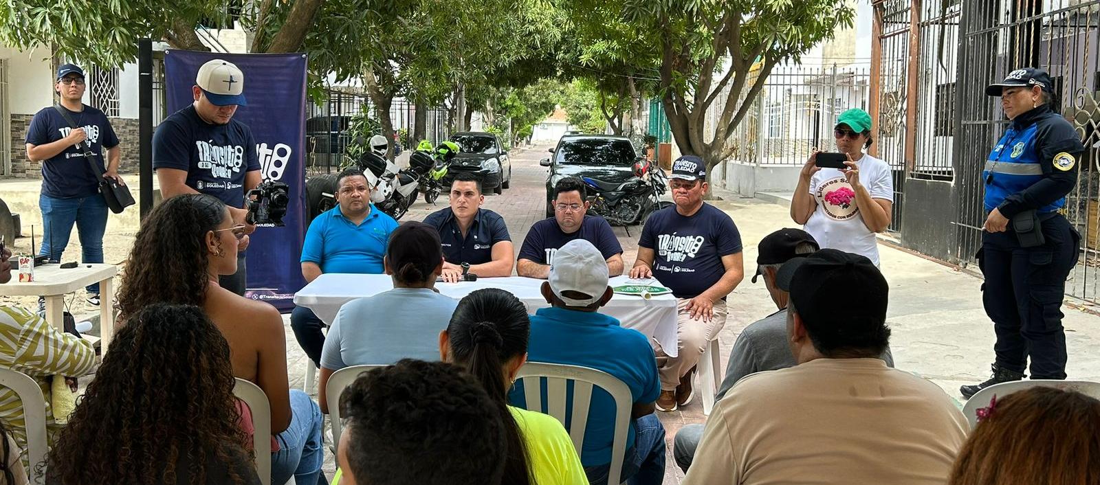 Director del Tránsito de Soledad durante la socialización de las intervenciones. 