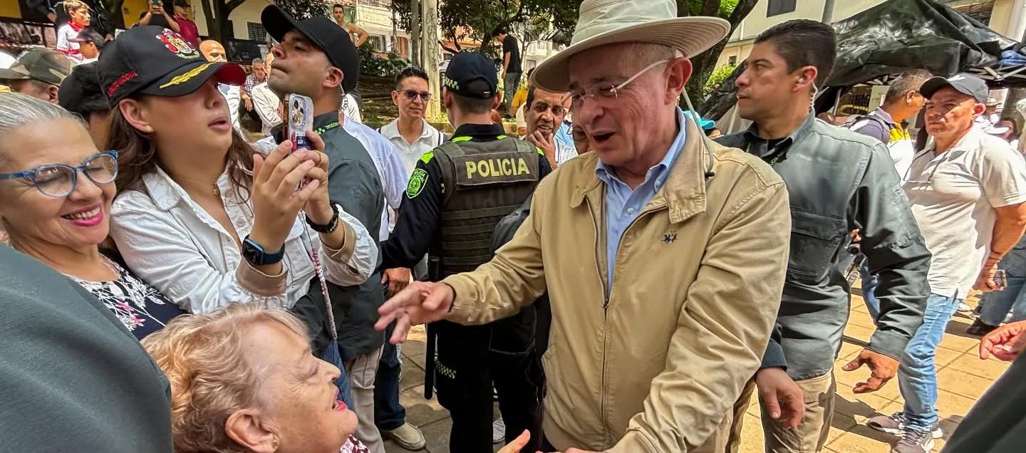Expresidente Álvaro Uribe Vélez.