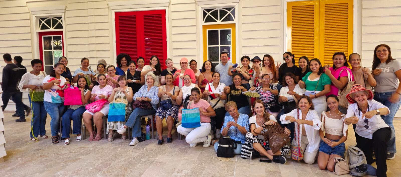 Club de Tejedoras en Puerto Colombia. 