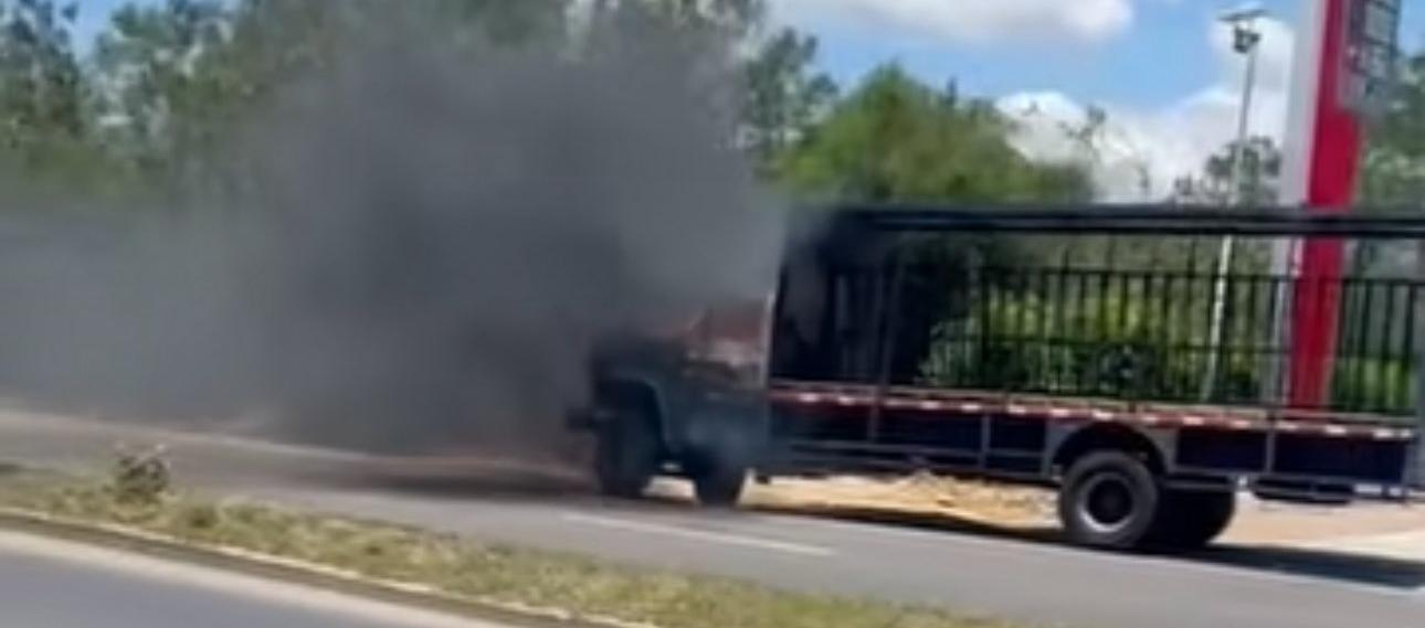 Camión quemado en Cúcuta.