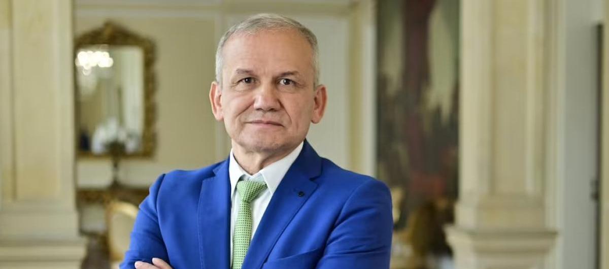 Carlos Ramón González. 