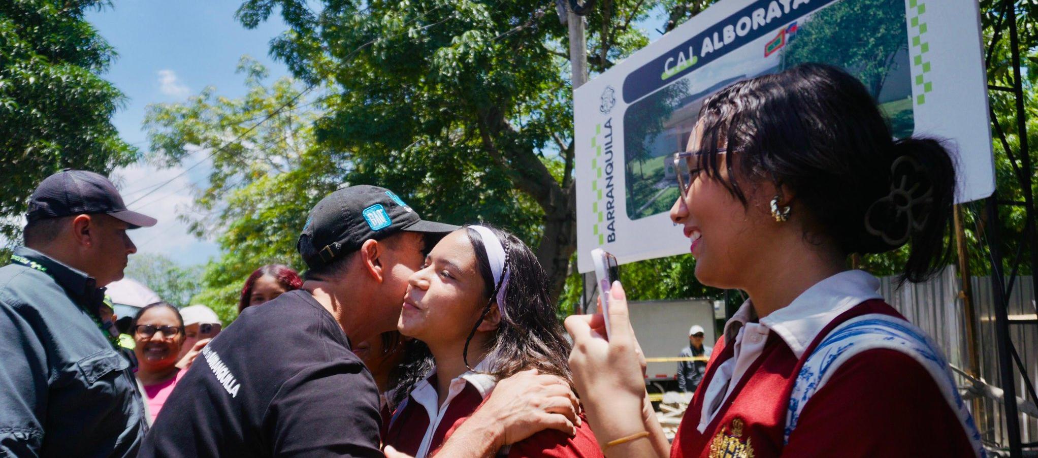 Alcalde Char en el barrio La Alboraya.