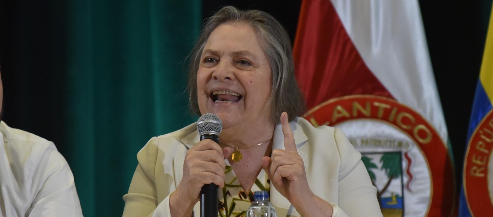 Clara López Obregón