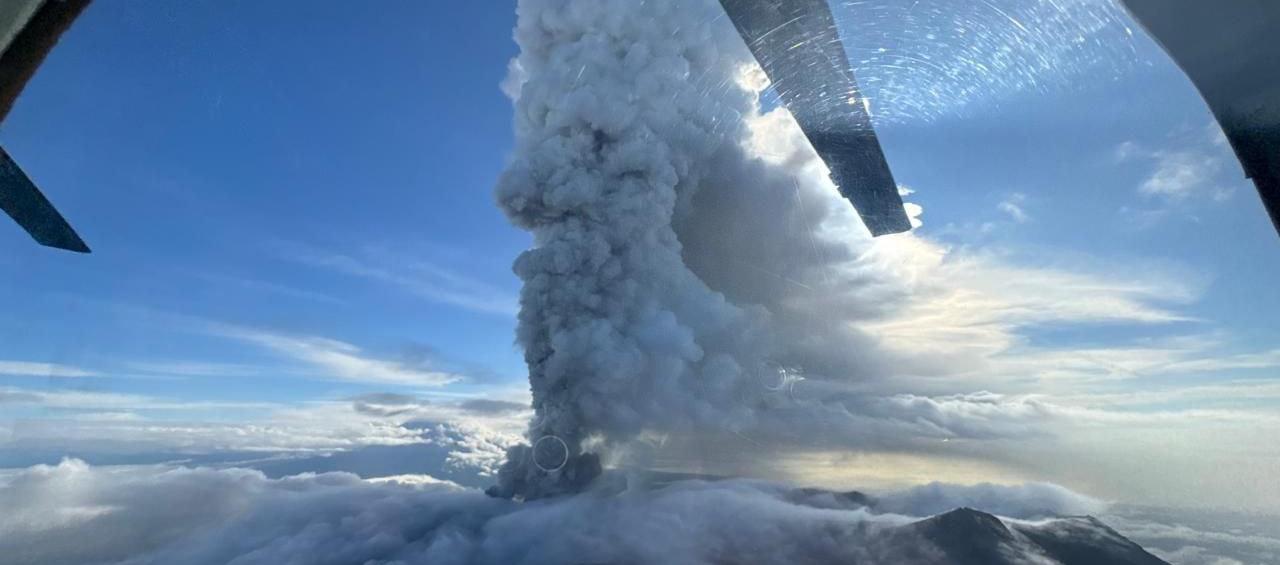 Imagen de la erupción del volcán.