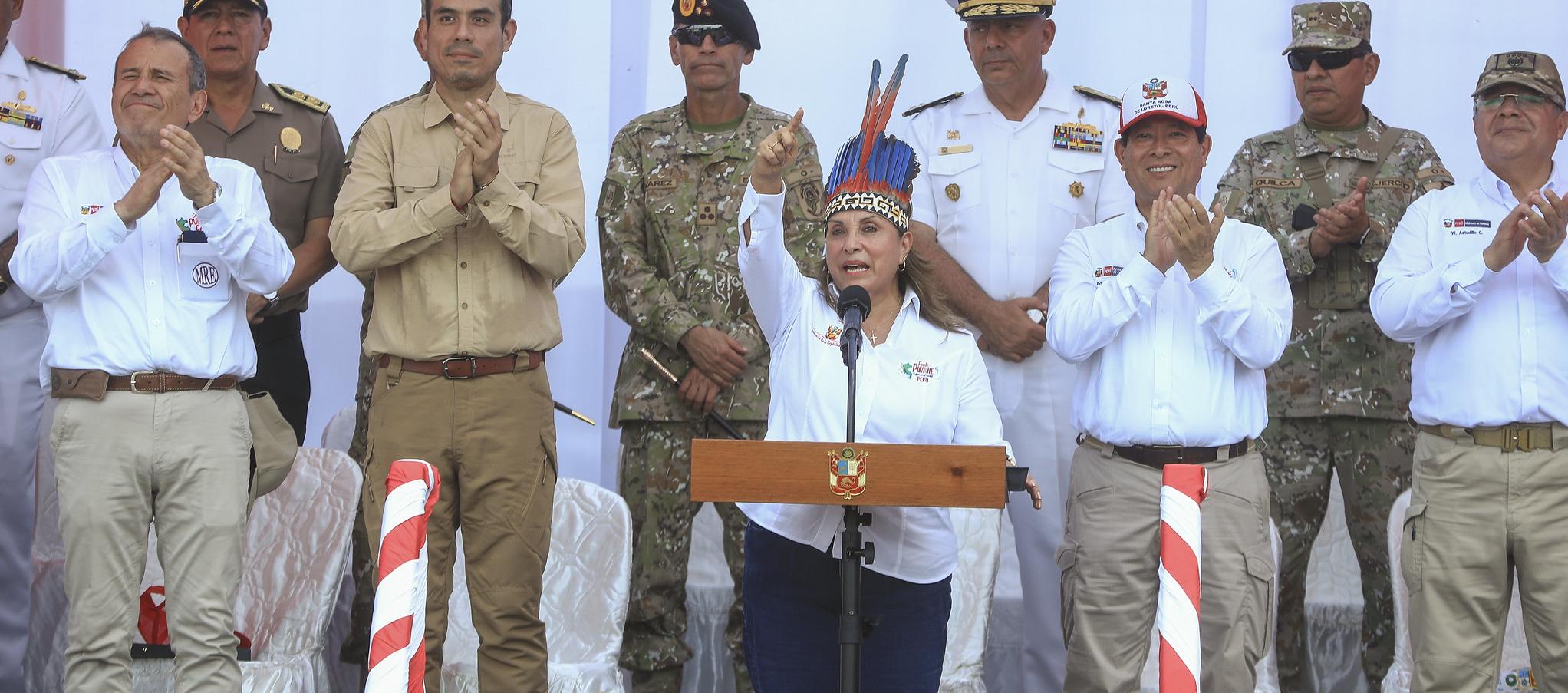 La Presidenta de Perú, Dina Boluarte, en la Isla de Santa Rosa de Loreto.