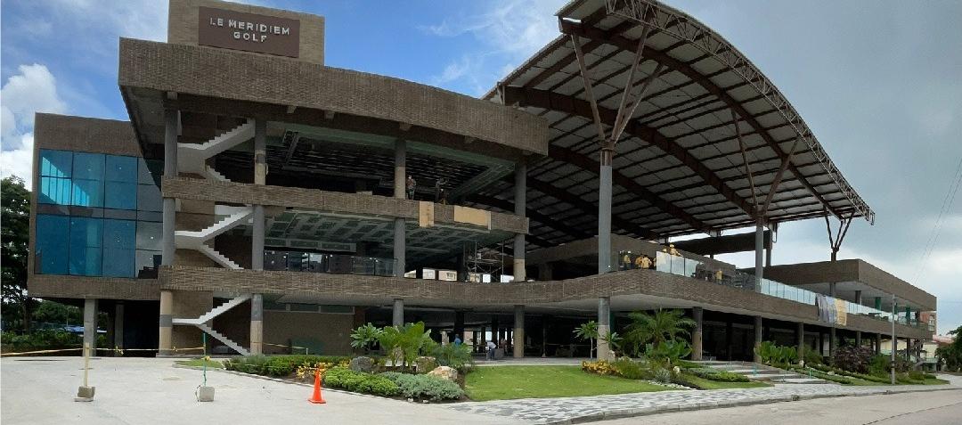 Centro comercial Le Meridiem Golf.