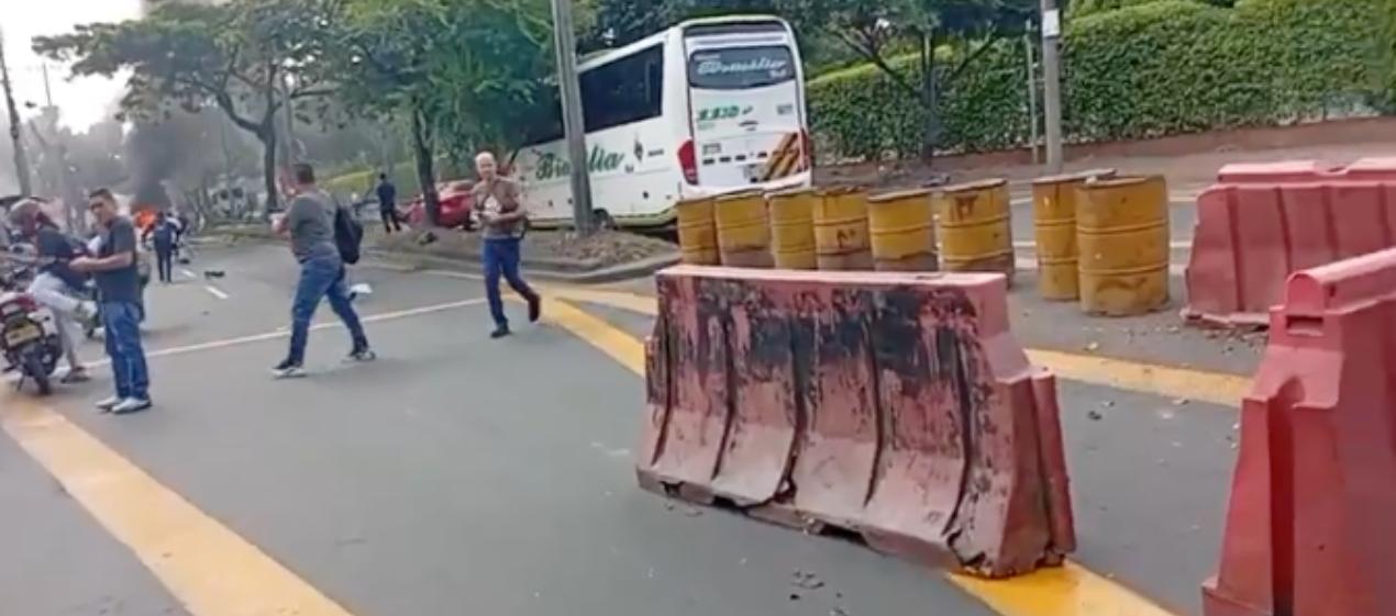 Lugar del atentado en Cali esta tarde. 