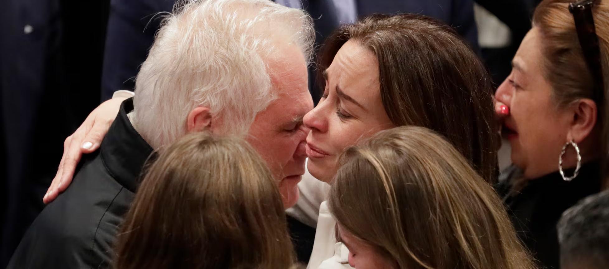 María Claudia Tarazona y su suegro Miguel Uribe Londoño