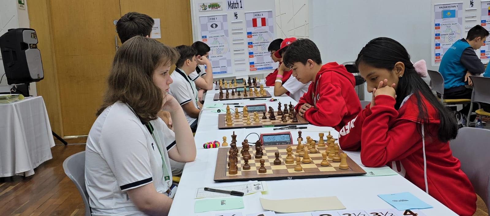 La rusa Anna Shukhmam contra la peruana Ghaydaa Cenet Mandujano.