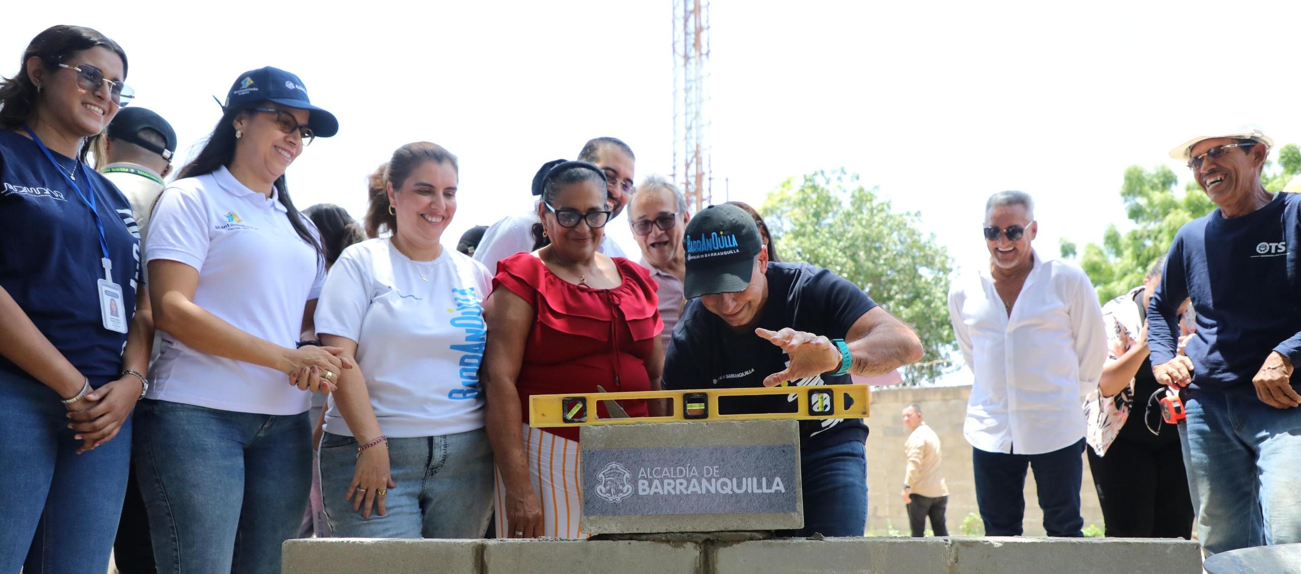  Acto simbólico de la primera piedra para la ampliación de la IED Comunitaria 7 de Abril.