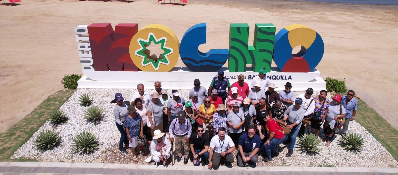 Adultos mayores Puerto Mocho.