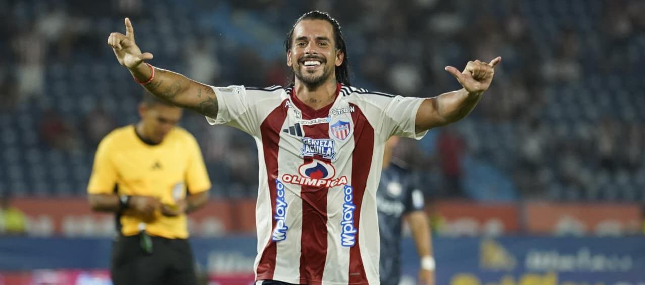 Javier Báez celebra su primer gol ante Atlético. 