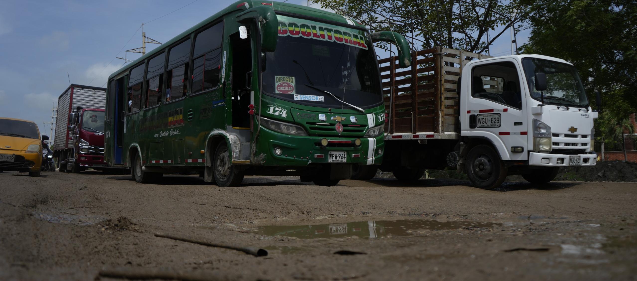 Tramo en mal estado en la Circunvalar, entre Murillo y Calle 30, Soledad.