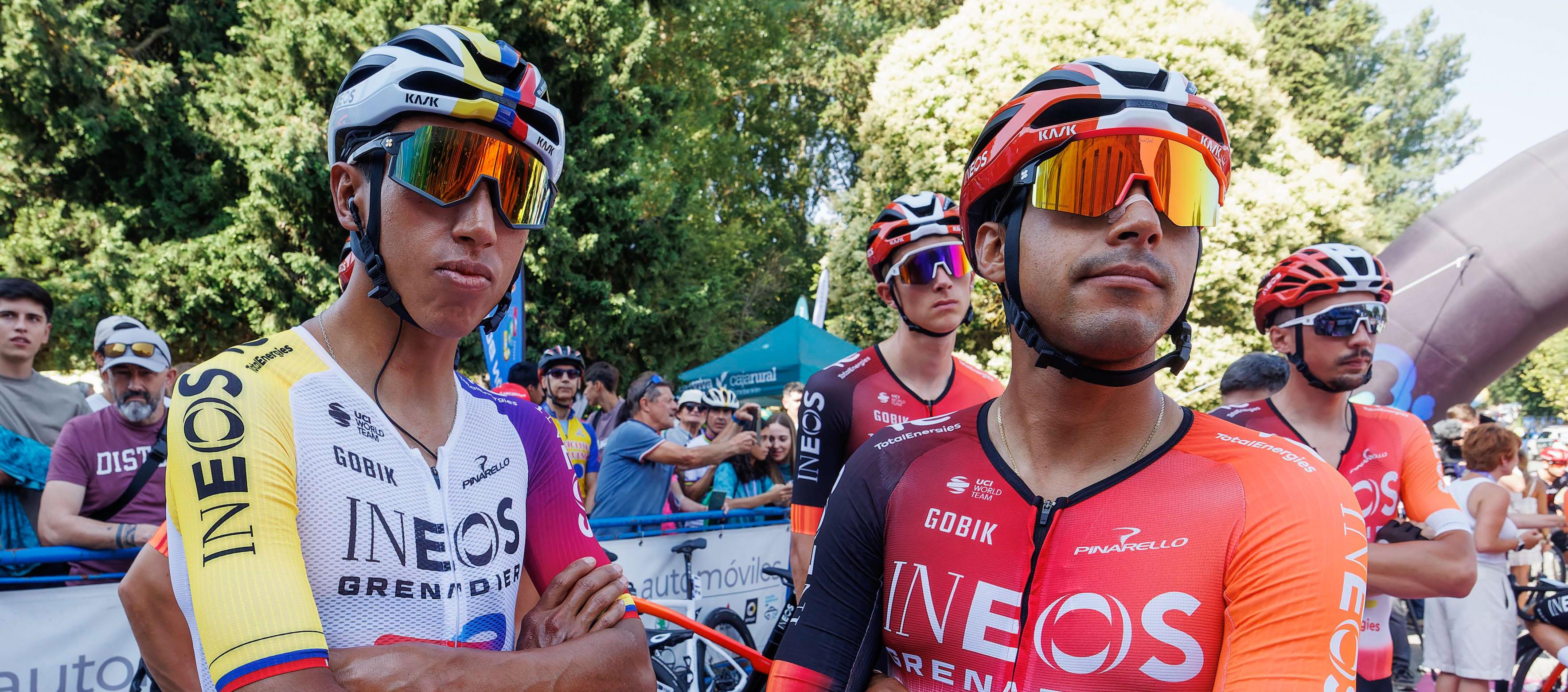 El colombiano Egan Bernal y su compañero de equipo Brandon Rivera.