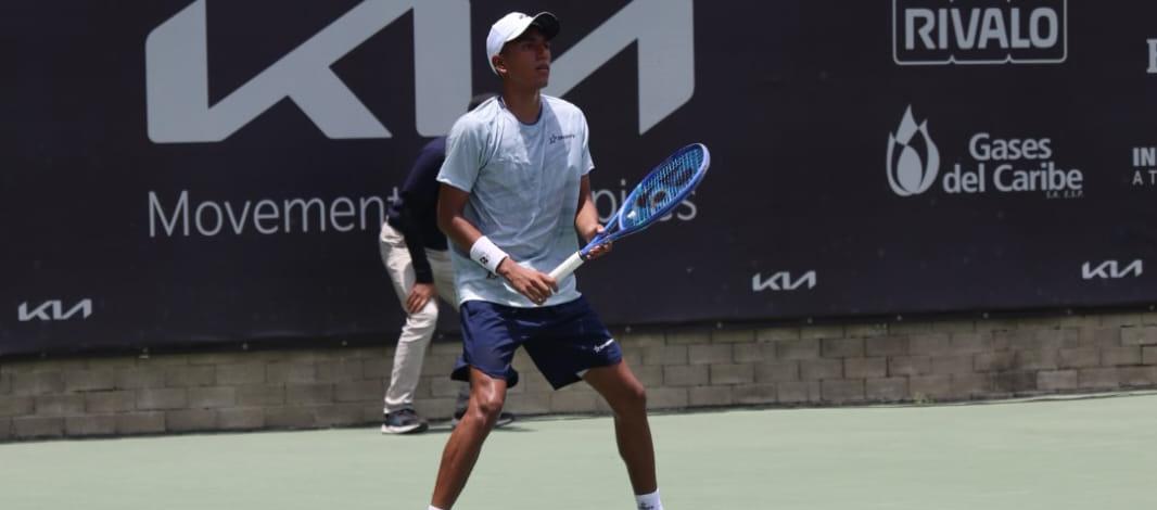 El colombiano Johan Rodríguez durante su partido contra el chileno Tomás Barrios. 
