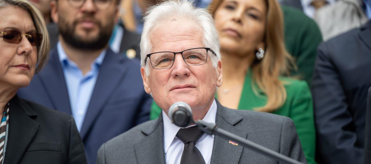 Miguel Uribe Londoño.