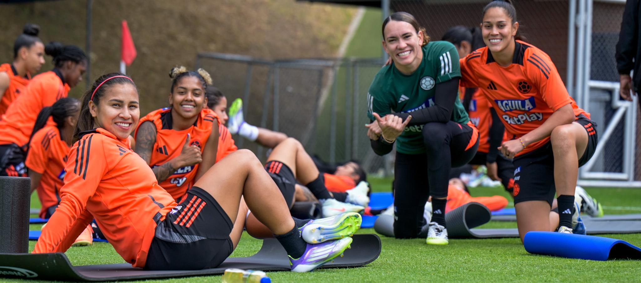 Leicy Santos, Jorelyn Carabalí, Katherine Tapia y Marcela Restrepo, integrantes de la Selección Colombia femenina. 