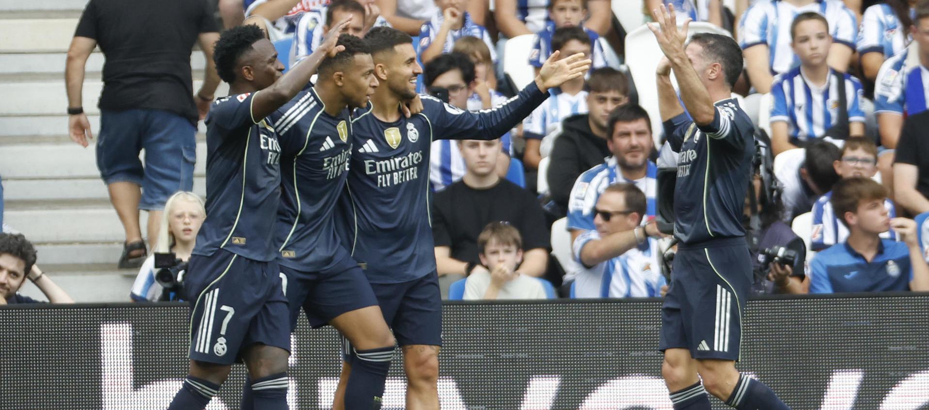 Jugadores del Real Madrid celebrando uno de los goles.