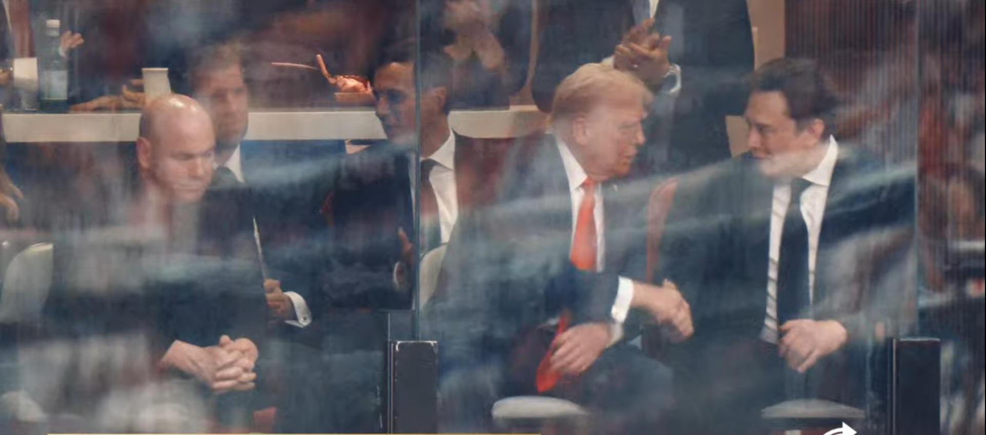 Trump y Elon Musk se dieron las manos.