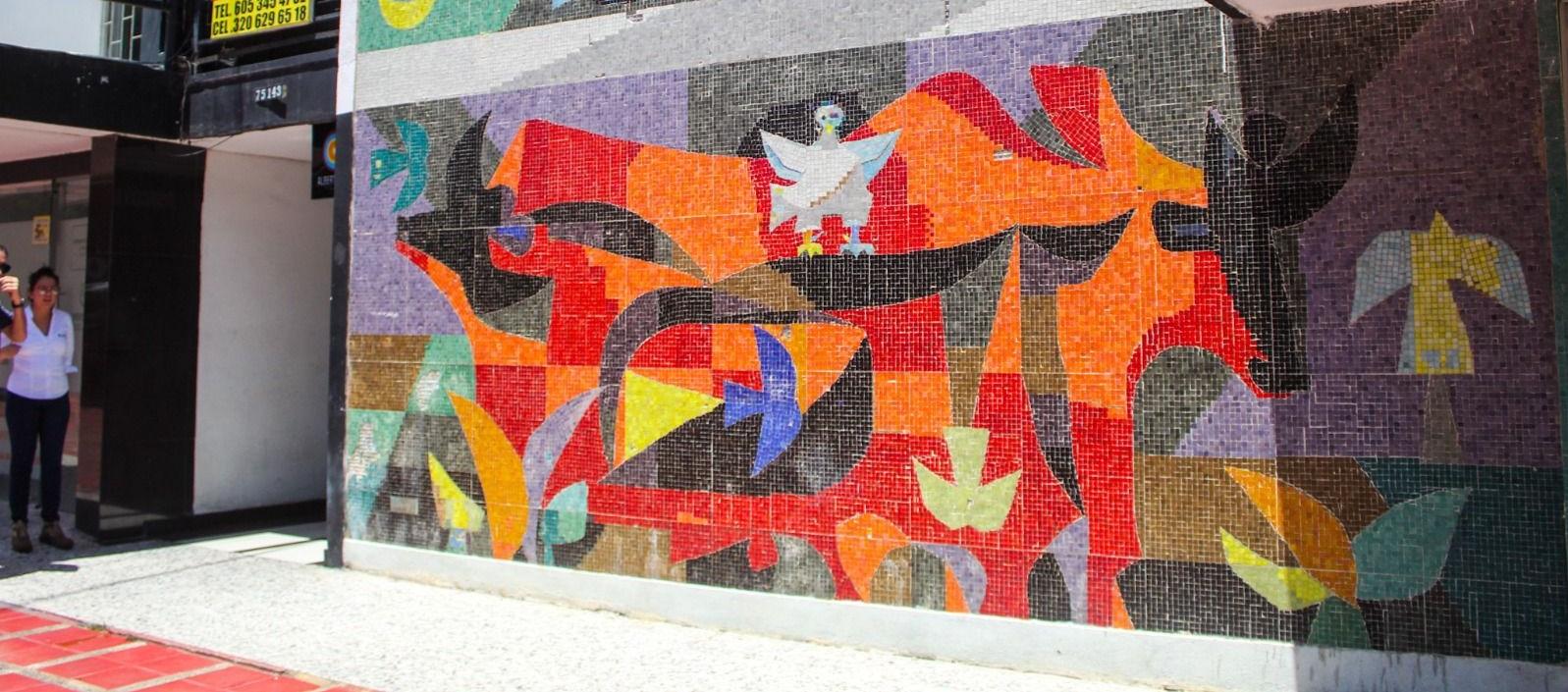  Mural 'Tierra, mar y aire' (1958). 