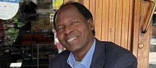 Akol Miyen Kuol, periodista y poeta de Sudán del sur.