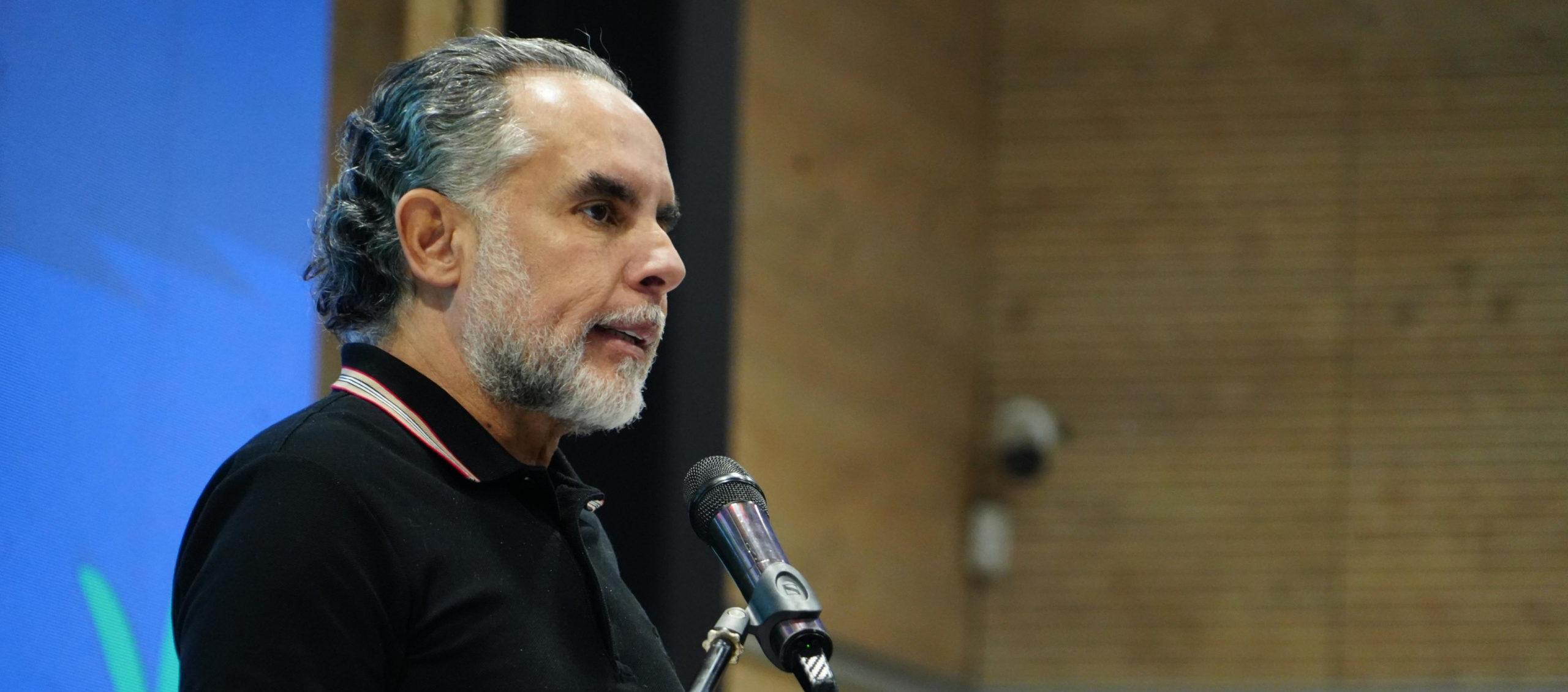 Armando Benedetti, ministro del Interior. 