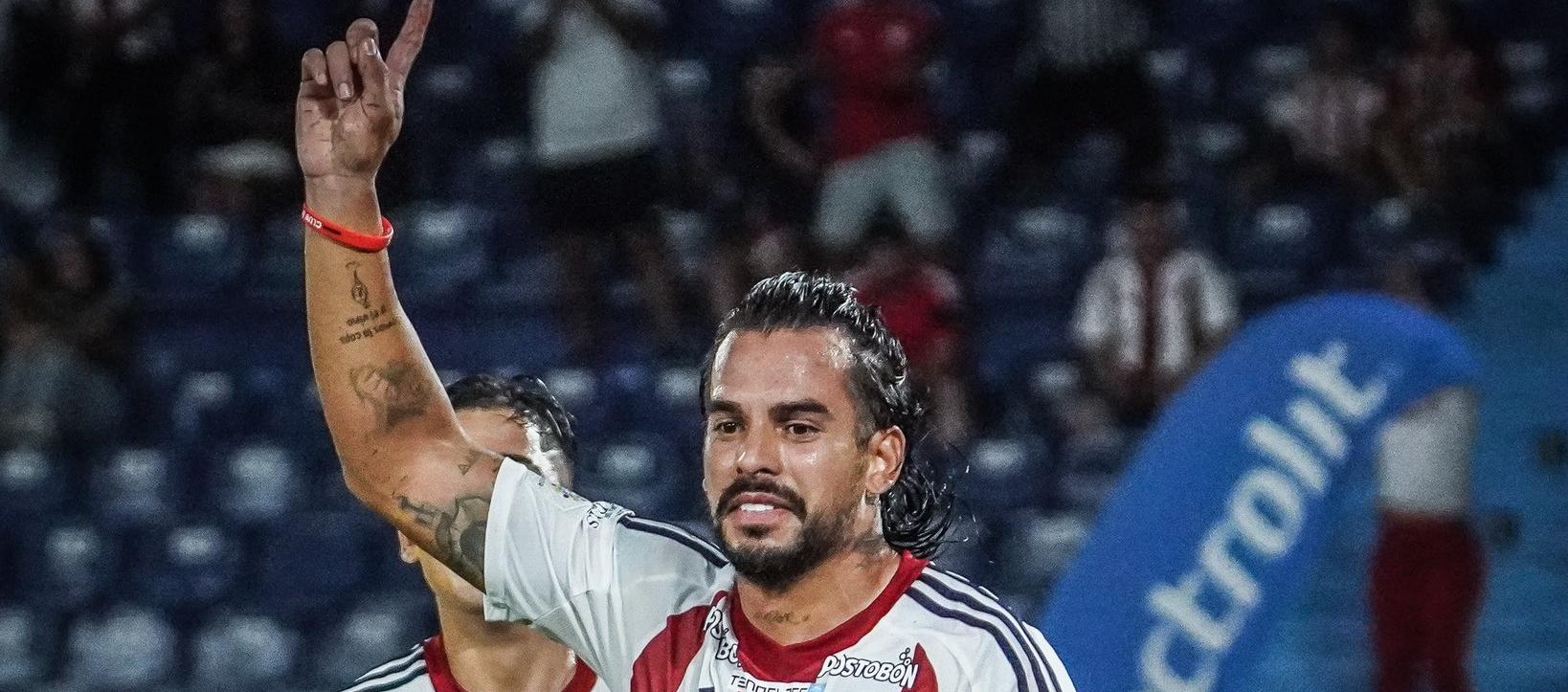 La celebración del paraguayo Javier Báez.