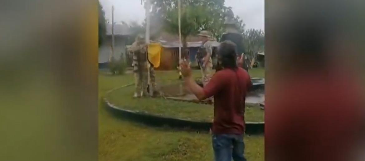 Perú retiró bandera de Colombia izada en pueblo fronterizo