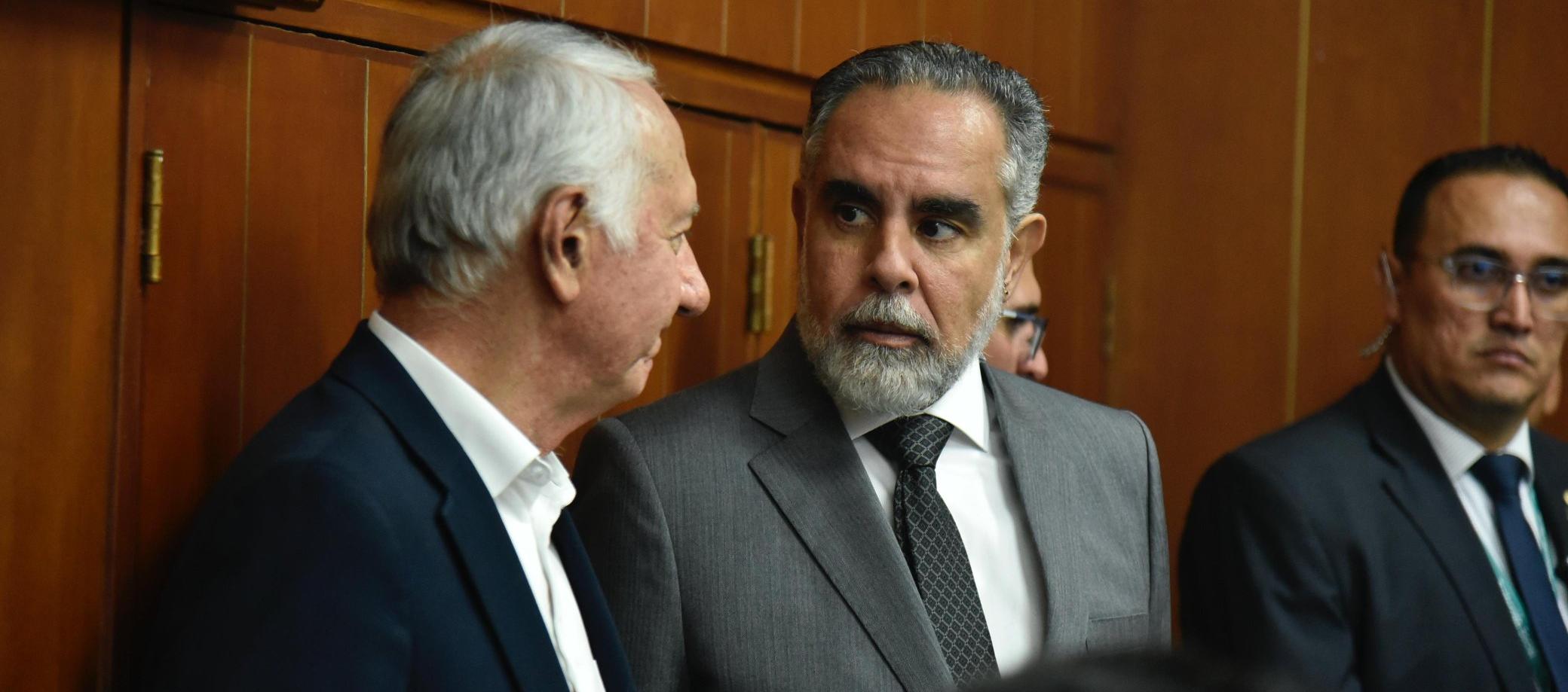 El Ministro de Salud, Guillermo Jaramillo y el Ministro del Interior, Armando Benedetti.