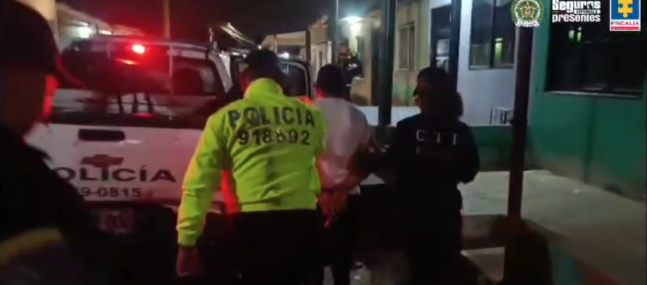 Las capturas se realizaron mediante diligencia de allanamiento. 