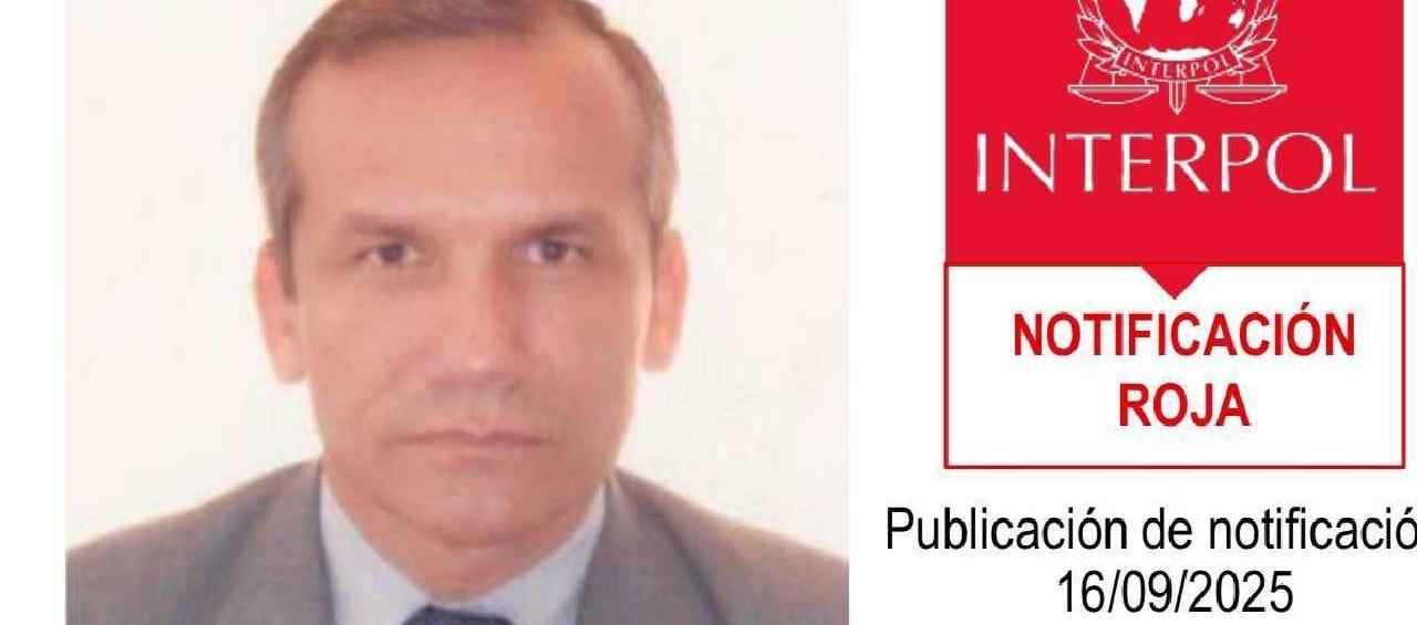 La notificación roja de Carlos Ramón González.