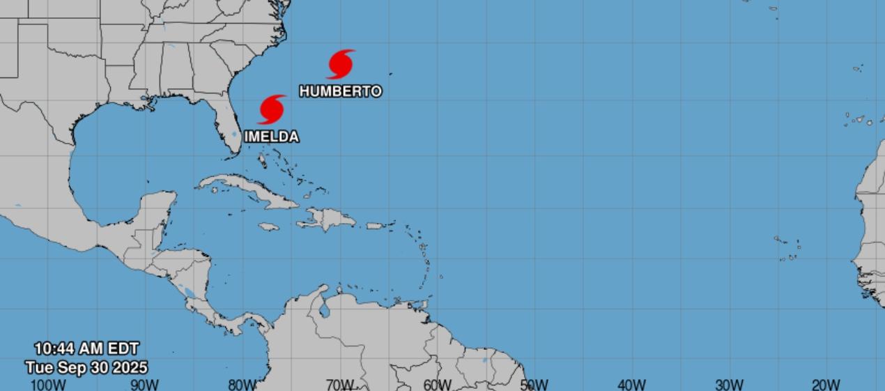 Localización en la mañana de este martes de los dos huracanes. 