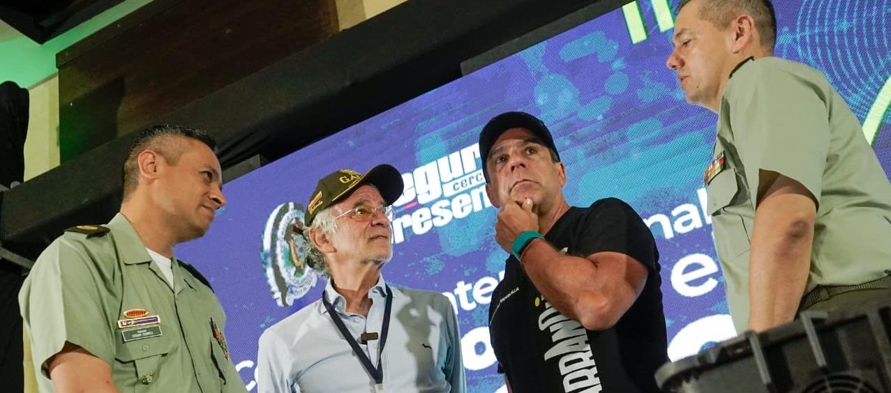 El gobernador Eduardo Verano, el alcalde Alejandro Char y el comandante de la Policía Metropolitana de Barranquilla, Edwin Urrego.