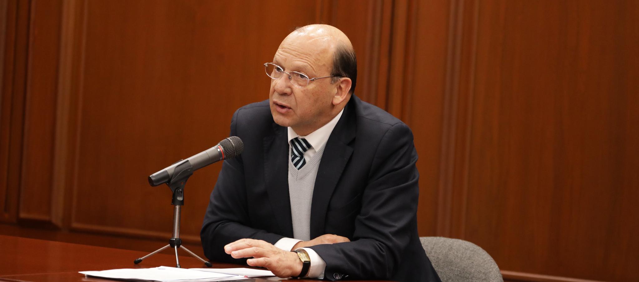 Germán Ávila, Ministro de Hacienda.