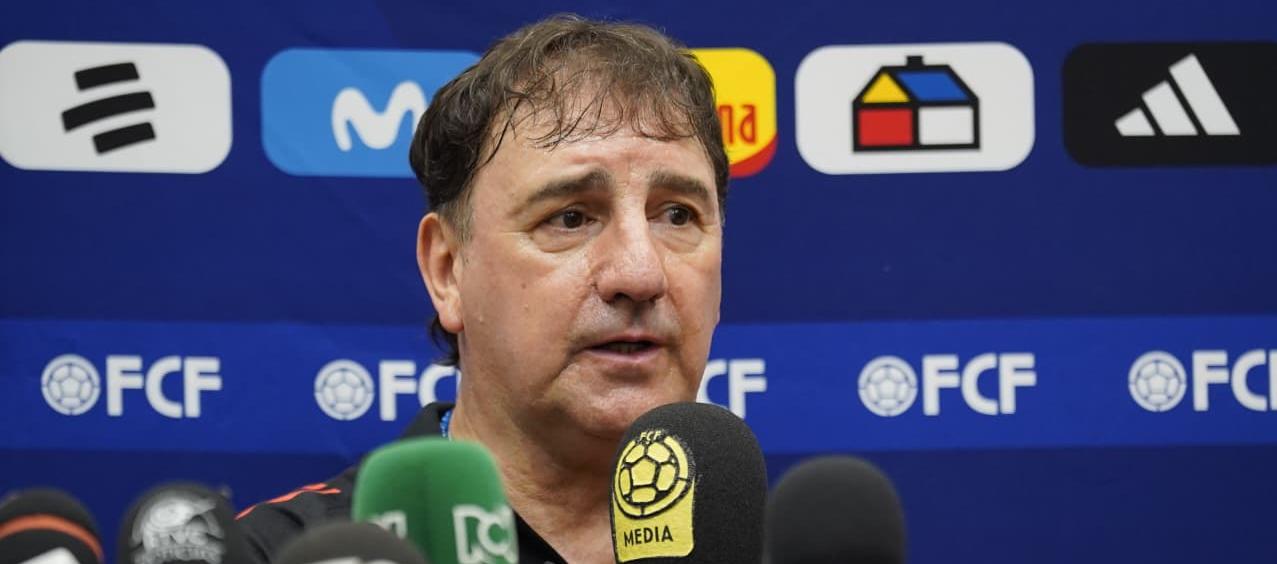 El entrenador Néstor Lorenzo en rueda de prensa.