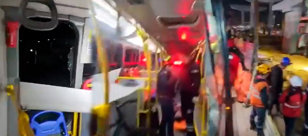 Así quedó el bus de Transmilenio.