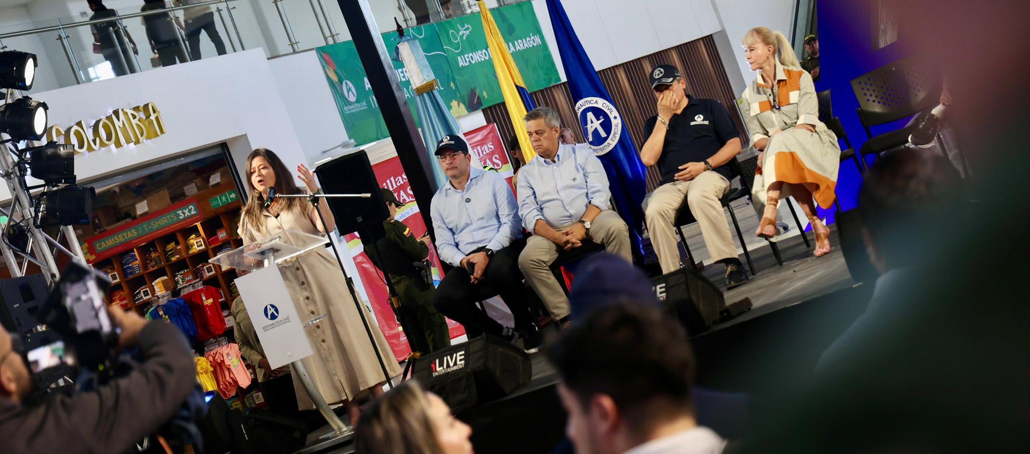 Ministra de Transporte, María Fernanda Rojas, durante el anuncio sobre el Aeropuerto Alfonso Bonilla Aragón.