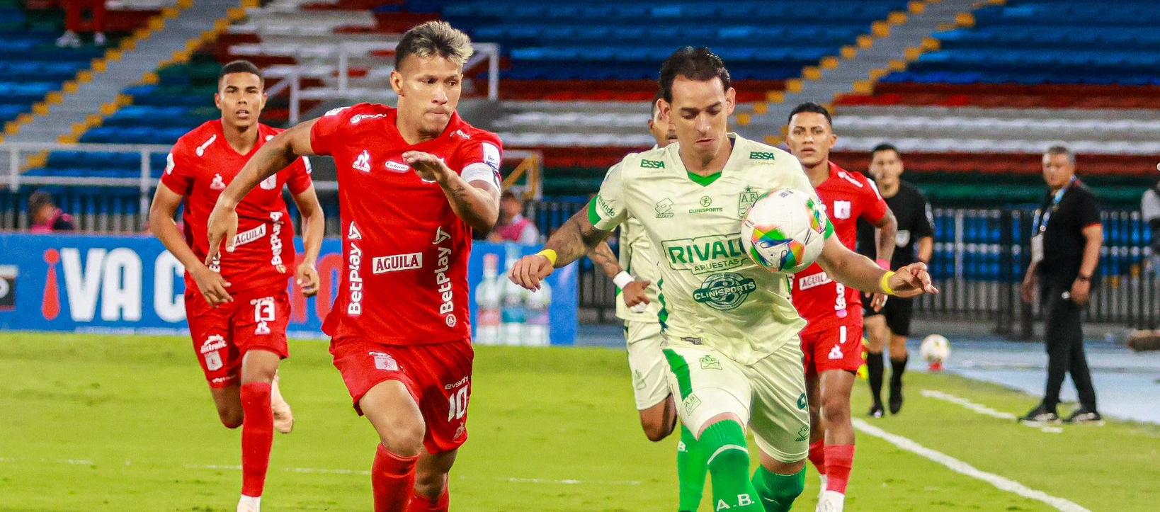 Acción del partido entre América y Bucaramanga, en Cali. 