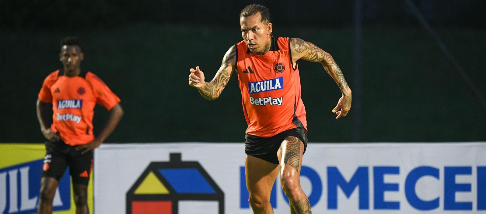 Dayro Moreno durante la primera práctica de la Selección Colombia, en Barranquilla. 