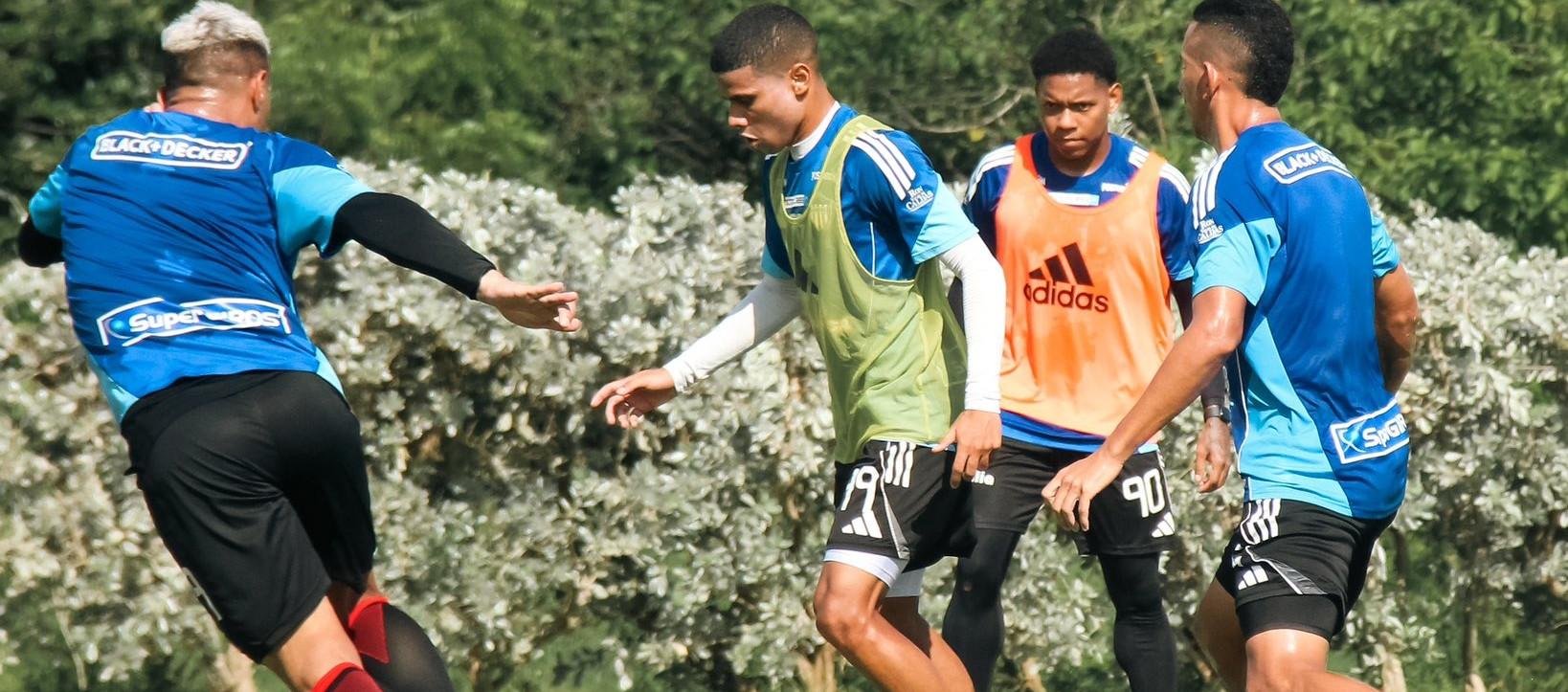 José Enamorado en una práctica de Junior con miras al partido contra La Equidad.