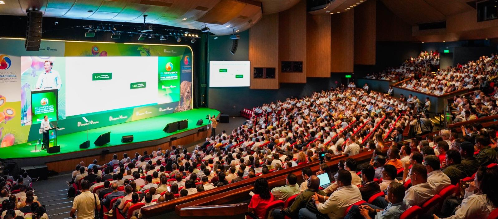 Asistencia al Congreso Internacional sobre la Palma de Aceite de Fedepalma, en Cartagena.