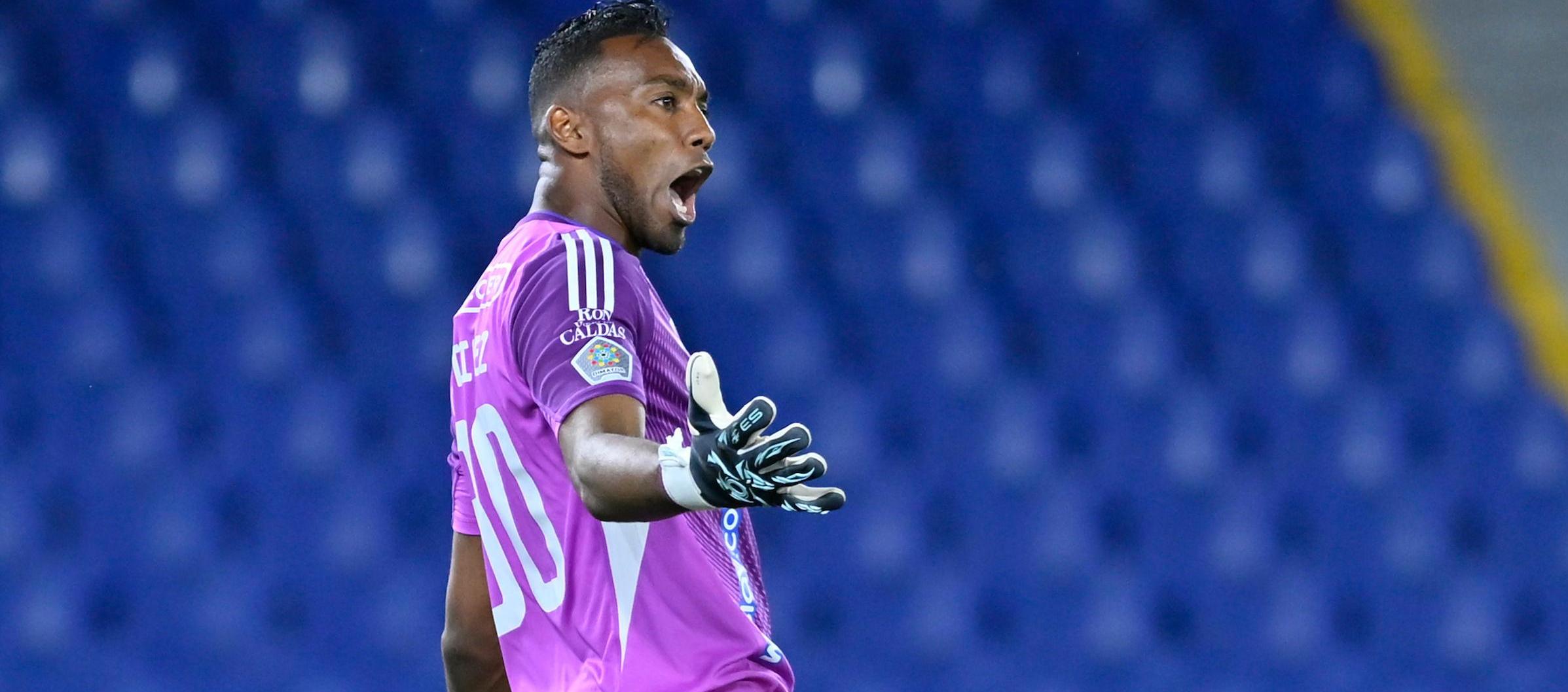 Jefersson Martínez reemplazará al expulsado Mauro Silveira.