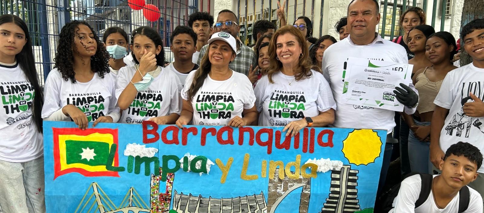 Grupo de participantes en la primera edición de ‘Barranquilla Limpia y Linda: Reto IED’.