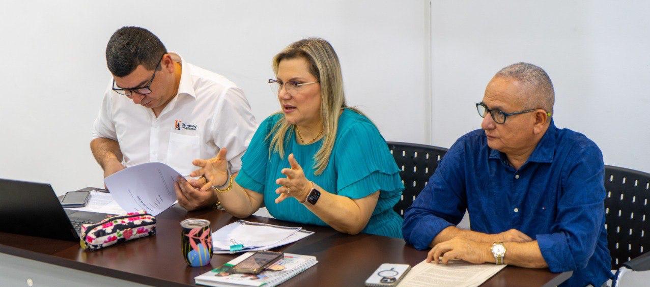 Maryluz Stevenson, rectora encargada de la Uniatlántico, durante la instalación de la Mesa Técnica.
